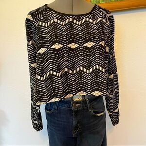 Elodie cropped black and cream top XS